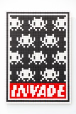 "Triple Trouble" exposition de Invader, Shepard Fairey et Damien Hirst à la Newport Street Gallery du 10 octobre 2025 au 29 mars 2026