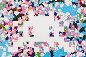 "Triple Trouble" exposition de Invader, Shepard Fairey et Damien Hirst à la Newport Street Gallery du 10 octobre 2025 au 29 mars 2026