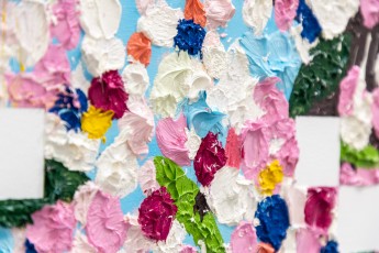 "Triple Trouble" exposition de Invader, Shepard Fairey et Damien Hirst à la Newport Street Gallery du 10 octobre 2025 au 29 mars 2026