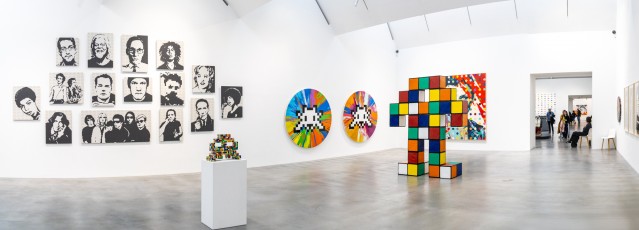 "Triple Trouble" exposition de Invader, Shepard Fairey et Damien Hirst à la Newport Street Gallery du 10 octobre 2025 au 29 mars 2026