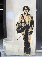 Blek le Rat, rue Béranger 03è devant Libération - Affiche en l'honneur de Florence Aubenas journaliste de Libé, otage pendant plus de 150 jours en Irak. Blek avait collé des affiches partout dans Paris. - Avril 2005