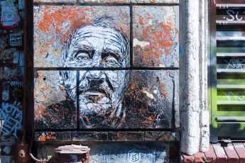 C215 - Rue  Dénoyez 20è - Août 2009