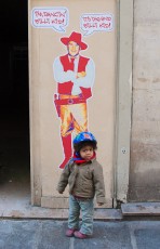 Manon devant Billi Kid - La Rue du Stick #2 - Rue du Roi de Sicile 04è - Affichage à l'iniative du collectif S.T.Ticks dans la journée du dimanche 01er mars 2009 - Mars 2009