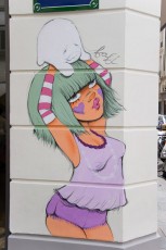 Fafi - Rue Saint Honoré 01er devant la boutique Colette - Juillet 2006