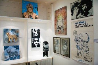 Broken Crow, Ezp, Yz, M-City et sa bombe, le Bateleur et C215.Galerie Anne Vignial53 rue Charlot - 75003 Paris - info@annevignial.com - Décembre 2007