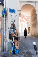 Jana und Js - Cour de la Métairie 20è à l'angle de la rue de Belleville et de la rue des Pyrénées. - Février 2009