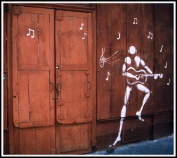 Jérôme Mesnager - Le bonhomme blanc joue de la guitare.  - Avant 2001