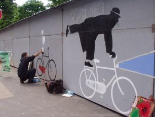 Mesnager et Némo au travail - Marché de l'art de Bastille - Mai 2003