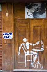 Jérôme Mesnager - Devant le Cesar Café - Rue de la Grande Truanderie 01er - Juillet 2006