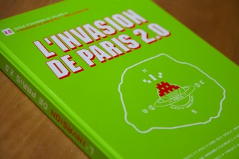 L'invasion de Paris 2.0 par l'Invader. Plusieurs de mes photos dans ce nouveau guide d'invasion et surtout le grand plaisir que l'Invader m'ai demandé de lui écrire un petit texte qui tiens une bonne place dans le livre même si il était à la base beaucoup plus long.